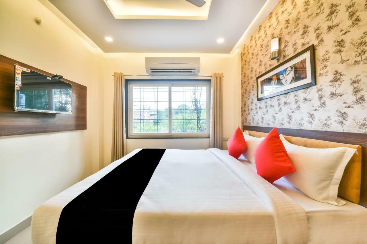 Golden Feather Hotel Udaipur Exterior foto